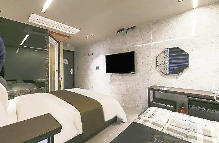 Hotel Mg 2*