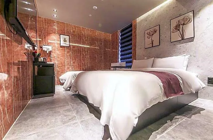 Hotel Mg 2*